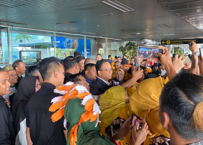 Dua Agenda Keagamaan Dalam Satu Hari, Anies Junjung Tinggi Toleransi