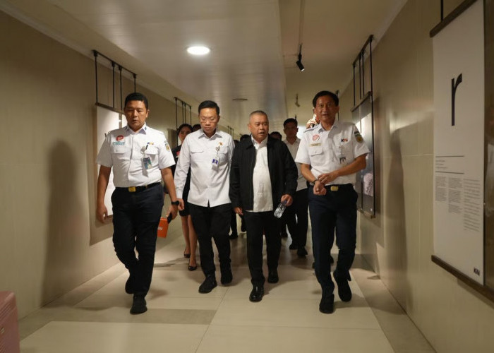 Menteri Perhubungan Kunjungi Stasiun Yogyakarta, Pastikan Pelayanan KAI Daop 6 Berjalan Optimal