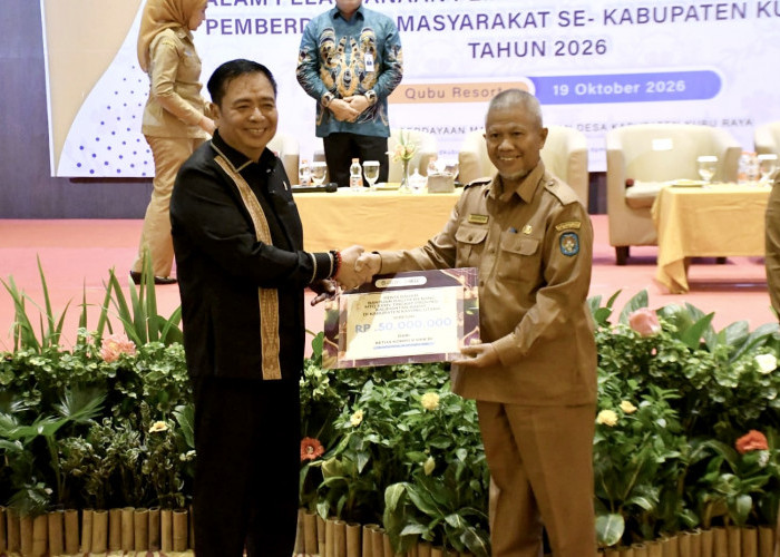 Lasarus Beri Hadiah Umrah untuk Qori Kubu Raya Peraih Emas MTQ Kalbar 2026