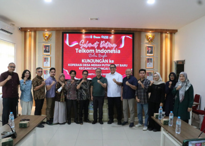 EVP Telkom Regional 4 Beserta Komisaris Telkom Dorong Digitalisasi Koperasi Merah Putih di Kalimantan Barat
