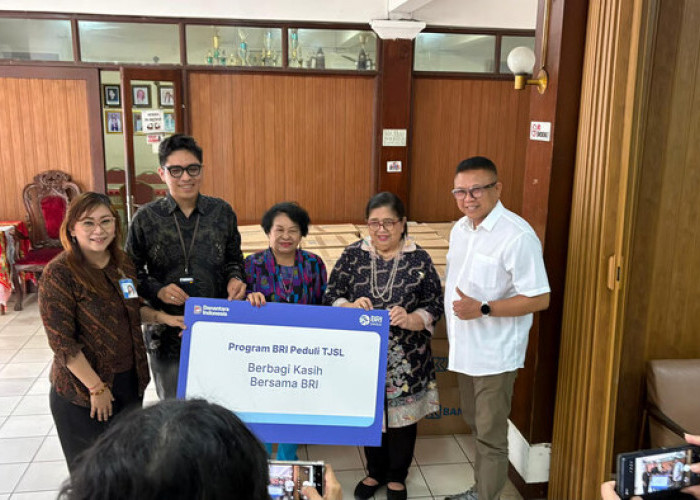 BRI Region 6 Salurkan 300 Paket Sembako Melalui Program CSR untuk Jemaat GPIB EKLESIA