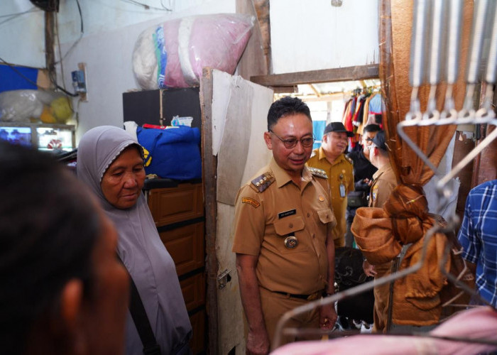Wako Edi Tinjau Kondisi Rumah Tak Layak Huni di Alpokat Indah