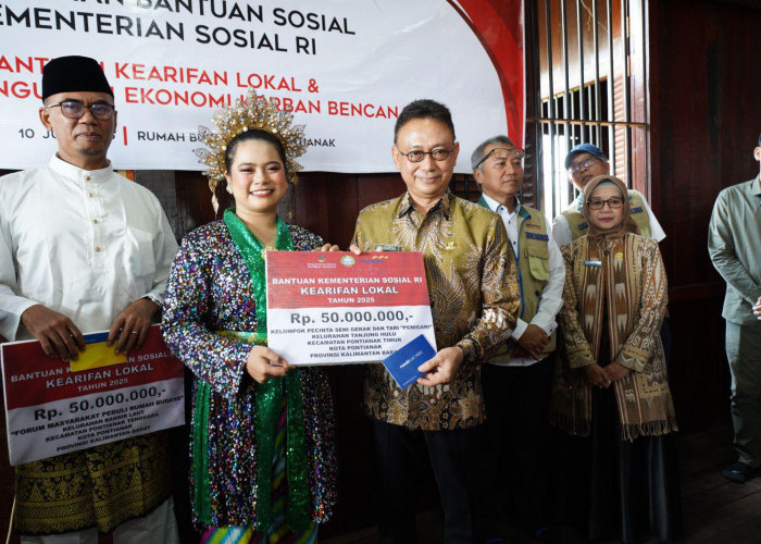 Kemensos Salurkan Bansos untuk Komunitas Budaya dan Siaga Bencana di Pontianak