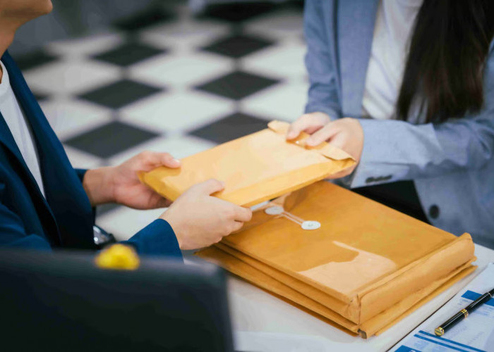 Pentingnya Tracking dan Komunikasi dalam Jasa Pengiriman Barang dan Dokumen ke Luar Negeri