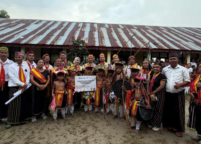 Kolaborasi TJSL Antar-BUMN, SUCOFINDO Dorong Pemerataan Pendidikan melalui Program Literasi Negeri di NTT
