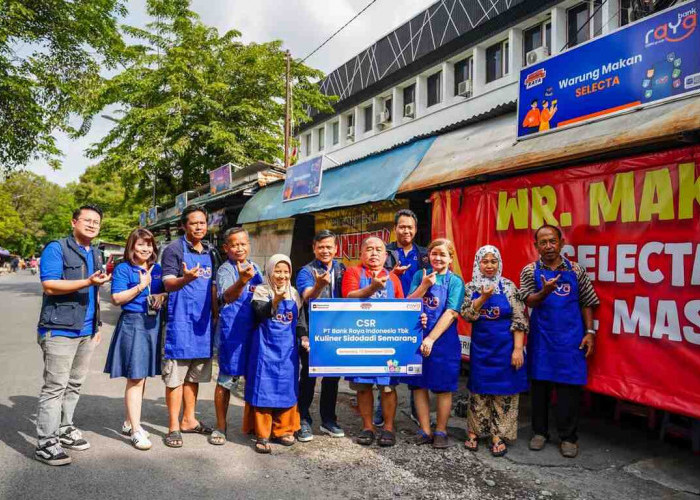 Bank Raya Berikan Dukungan Prasarana untuk Pedagang Kaki Lima Sidodadi Semarang
