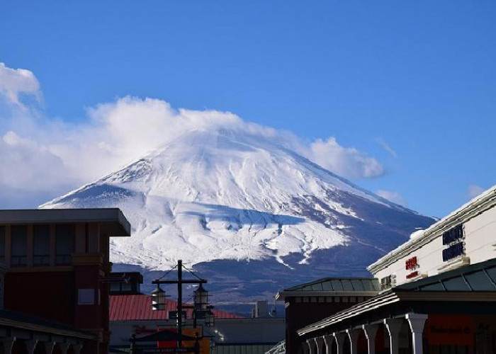 Bukan Tanpa Alasan, Mengapa Jepang Membangun Penghalang di Spot Foto Gunung Fuji?
