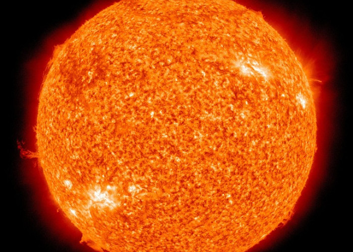 Matahari Siap Mencapai 'Solar Maksimum', Apakah Dunia Internet Sudah Siap?