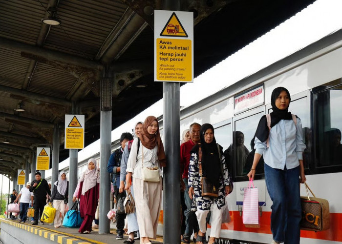 Volume Penumpang KAI Divre IV Tanjung Karang Tumbuh 14,09 Persen Jelang Libur Akhir Tahun