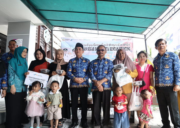 Pemkot Pontianak Salurkan 40 Paket Ikan Segar untuk Balita Rentan Stunting di Siantan Hulu
