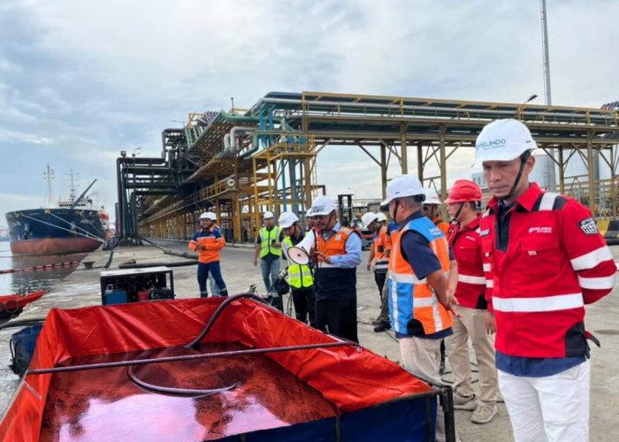 Tingkatkan Kesiapsiagaan, Pelindo Multi Terminal Branch Belawan Gelar Drill Oil Spill Response (OSR)