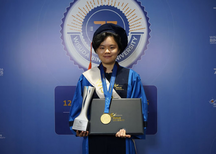 Perjalanan Kreatif Violetta Andani Berujung Manis di Wisuda ke-73 BINUS University