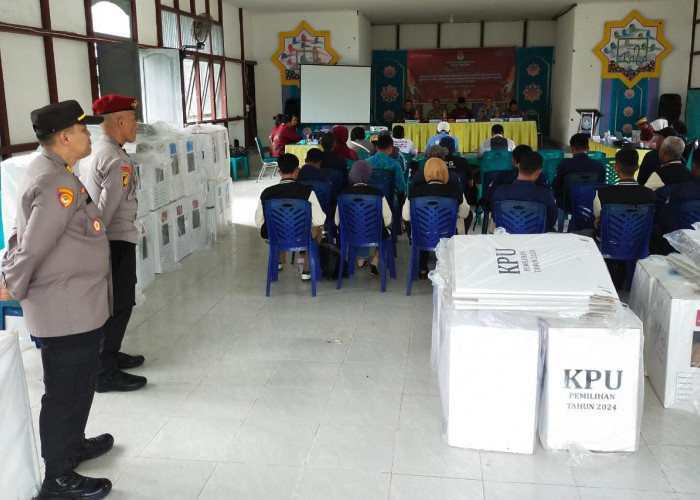 Bersama Kodim 1207, Polres Kubu Raya Pastikan Pleno Berjalan Lancar