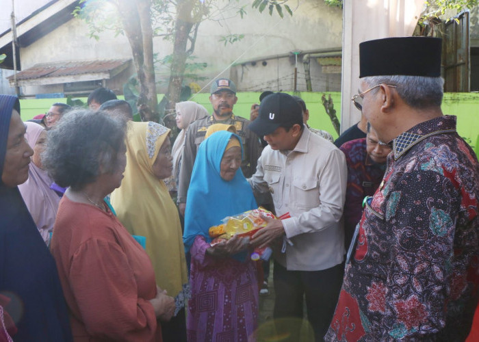 Jelang Nataru, Warga Pontianak Utara Serbu 3.500 Paket Sembako Murah