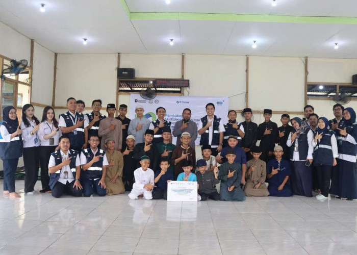 HUT ke-70, SUCOFINDO Cabang Pontianak Salurkan Bantuan Renovasi Pondok Pesantren Al-I’tishom