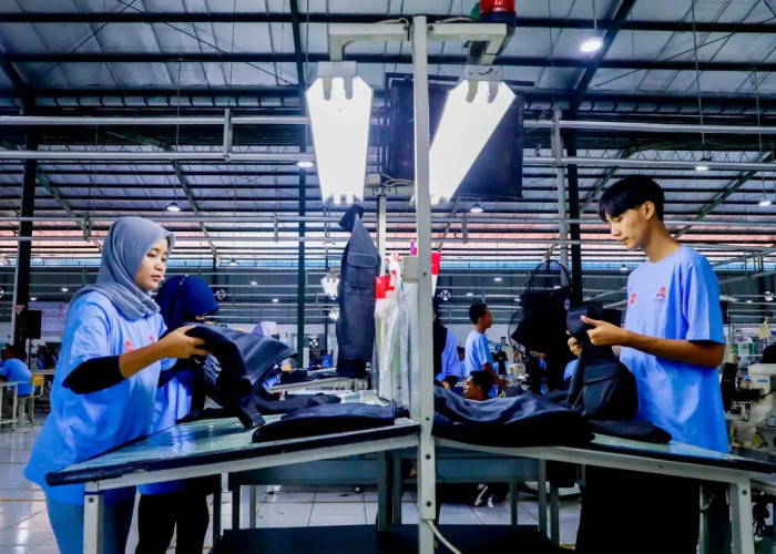 Akarsa Garment Indonesia: Solusi Penjahit Pakaian Pria Kustom Terpercaya di Jakarta Selatan