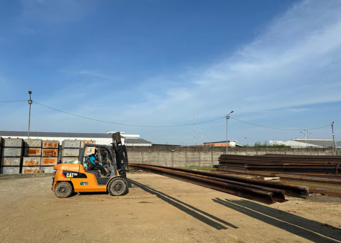 Dukung Modernisasi Rel Kereta, KAI Logistik Distribusikan 5.656 Batang Rel KA ke Berbagai Daerah