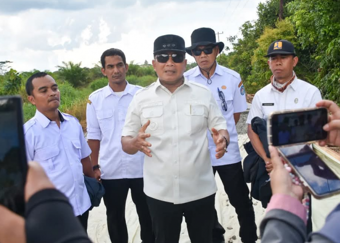 Pemkab Kubu Raya Fokus Tuntaskan Jalan Poros Strategis dan Normalisasi Sungai Ambawang