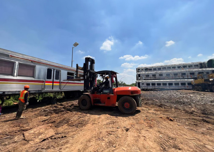 Relokasi Terencana: KAI Logistik Tangani Pemindahan dan Penataan 40 KRL Afkir ke TPSSK Pasirbungur