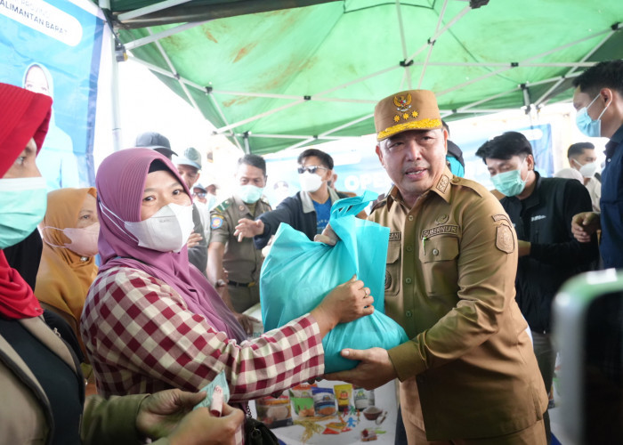 Gubernur Norsan Pastikan Warga Ketapang Dapat Air Bersih dan Sembako Murah