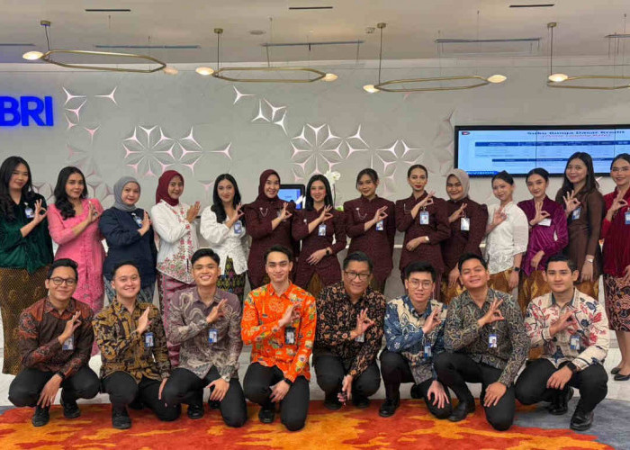 Peringati Hari Kartini, Frontliner BRI Kantor Cabang Khusus Tampil Beda dengan Pakaian Nasional