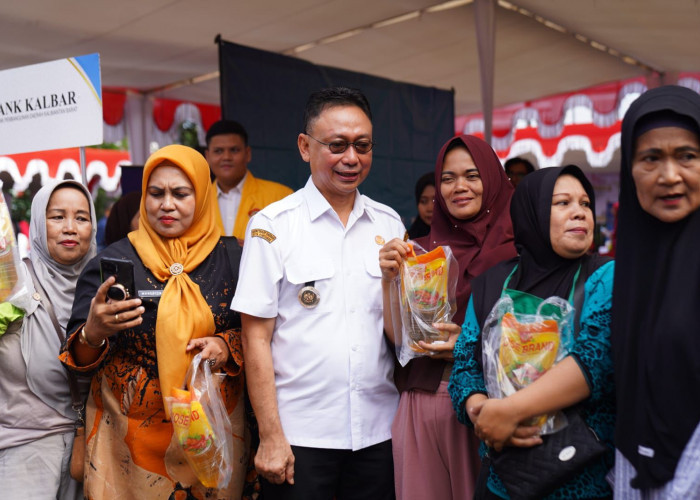 Meriahkan HUT ke-80 RI di Pontianak, Pasar Murah Diserbu Warga