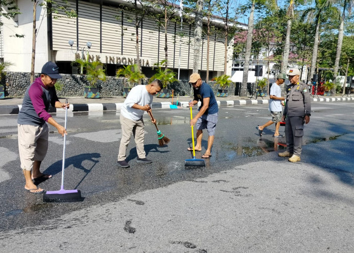 Jelang Idulfitri 1447 H, Lapangan Salat Id di Depan Kantor Wali Kota Pontianak Disiapkan