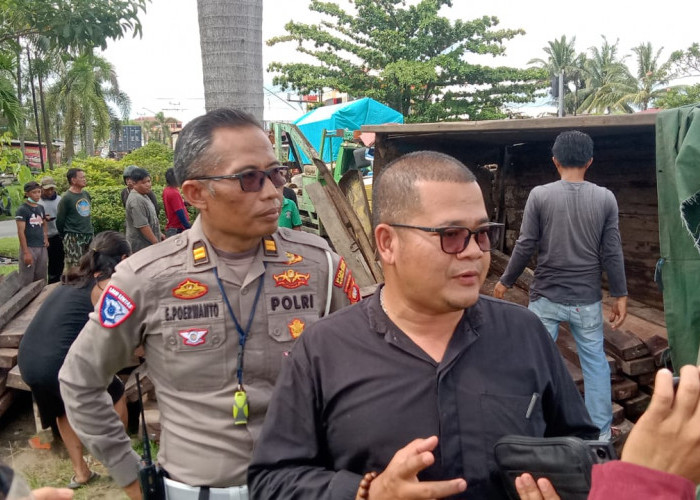 Polres Kubu Raya: Truk Rem Blong Tabrak Tiga Sepeda Motor di Kubu Raya, Dua Korban Luka