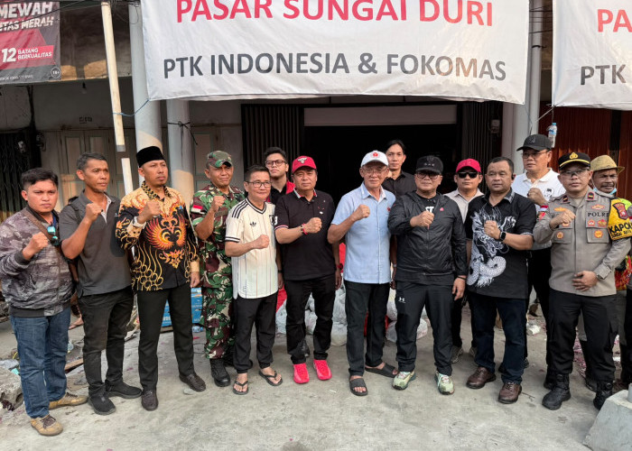 Banteng Kalbar Salurkan 100 Paket Sembako untuk Korban Kebakaran Sungai Duri Bengkayang