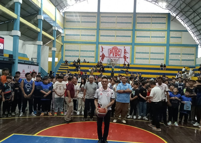 Bapak Edi Rusdi Kamtono dan Deddy Supriadi Mensupport Perkembangan Tim Basket Kota Pontianak