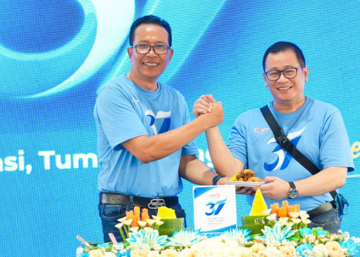Semarak HUT Ke-37, Bank Raya Ajak Masyarakat Rasakan Pengalaman Raya Active Lewat Jalan Sehat