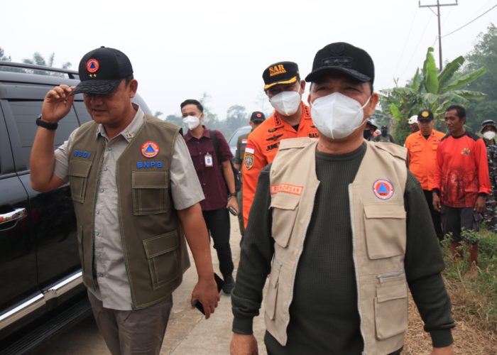 Tinjau Karhutla di Kubu Raya, Gubernur Kalbar Ria Norsan Sebut Tinggal 50 Titik Api