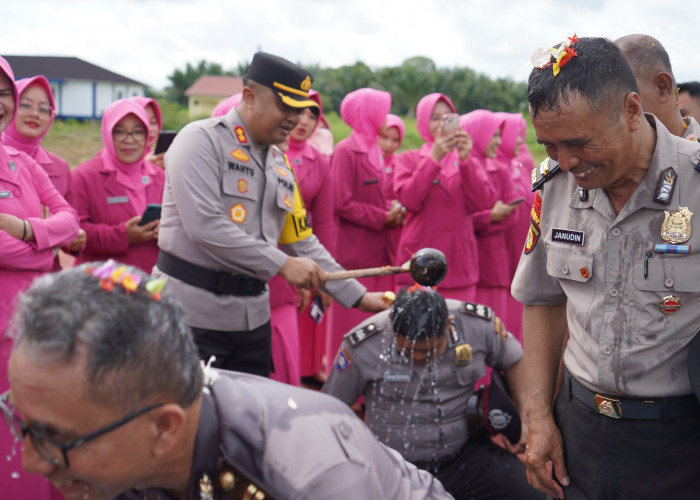 Upacara Korps Raport Polres Kubu Raya, 54 Personel Dapat Kenaikan Pangkat Setingkat Lebih Tinggi