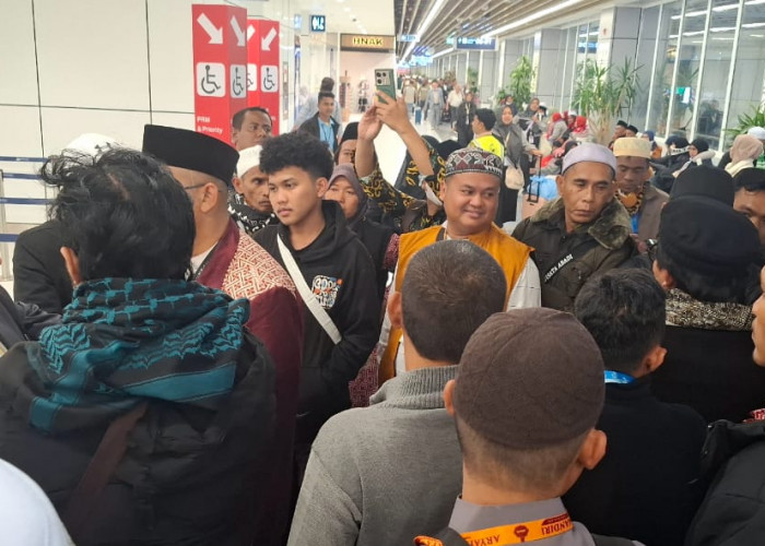 Warga Pontianak Terdampak Penundaan Penerbangan Umrah di Jeddah, Ratusan Jemaah Menunggu Kepastian Kepulangan
