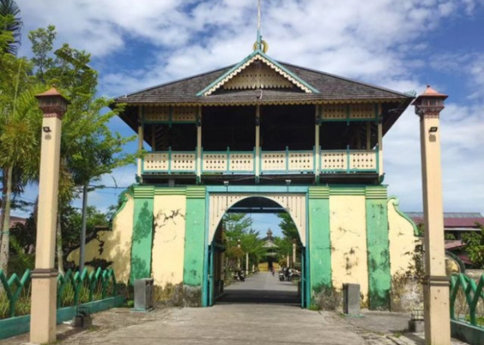 Keraton Kadriah: Memikatnya Keindahan dan Kekayaan Sejarah Pontianak, Kalimantan Barat