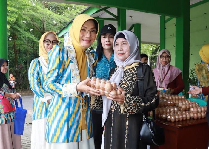 TP PKK Pontianak Gelar Bazar, Sebar 15 ribu Telur Murah