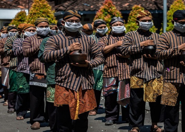 4 Tradisi Unik Memperingati Tahun Baru Islam di Indonesia, Ada Bubur Suro Lho!