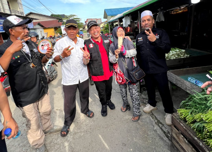 Blusukan ke Pasar Masuka Sintang, Norsan Nilai Pentingnya Penataan Infrastruktur Pasar