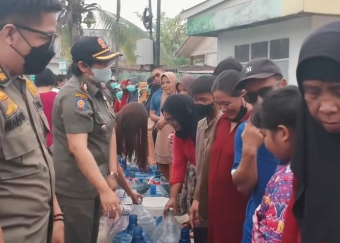 Warga Bisa Bawa Pulang Maksimal Dua Galon saat Sambangi Layanan Air Gratis Pemprov Kalbar