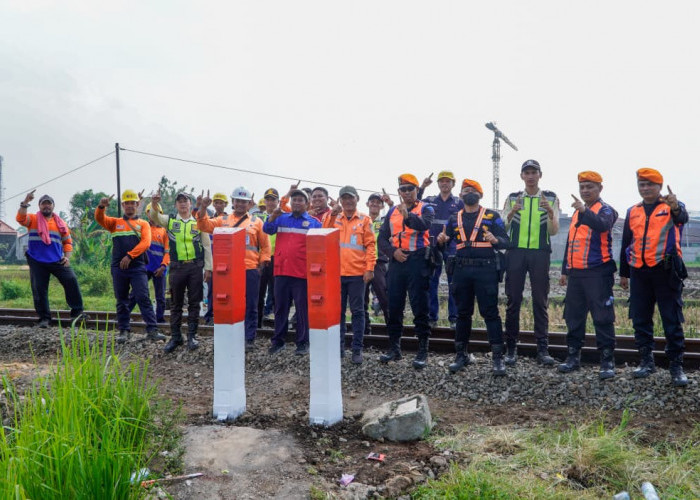 KAI Bersama Unsur Kewilayahan Perkuat Keselamatan dengan Penataan Akses Jalur Kereta di Kampung Cipondang