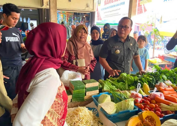Bupati Kubu Raya Pastikan Retribusi Pasar Bahagia Kembali untuk Tingkatkan Pelayanan
