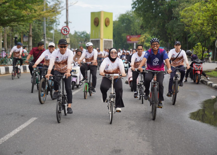 Wali Kota se-Kalimantan Gowes Keliling Pontianak, Tanam Pohon dan Tabur Bibit Ikan