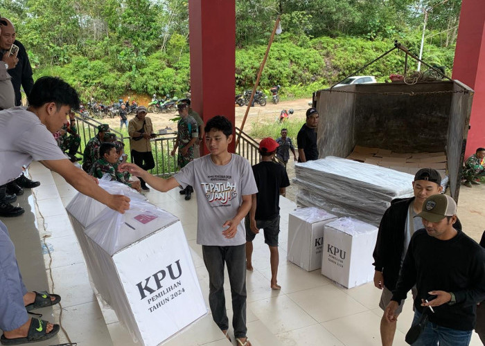 KPU Melawi Mulai Distribusikan Logistik Pemilu 2024 ke 11 Kecamatan