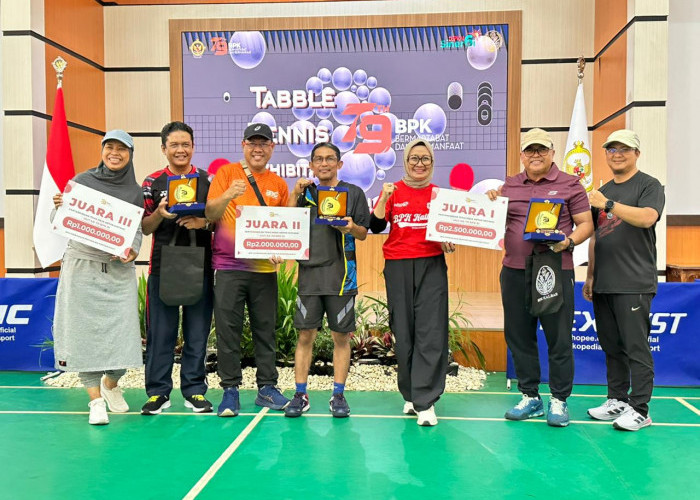 Pemkot Pontianak Juara Eksibisi Tenis Meja HUT ke-79 BPK se-Kalimantan Barat