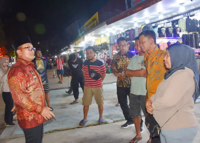 Bupati Kubu Raya Ambil Langkah Bijak Tertibkan PKL di Bawah Jembatan Kapuas 2