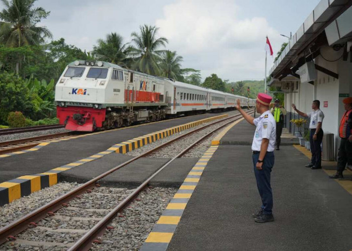 KAI Daop 2 Bandung Catat Ketepatan Waktu KA Berangkat 99,80% di Lebaran 2026