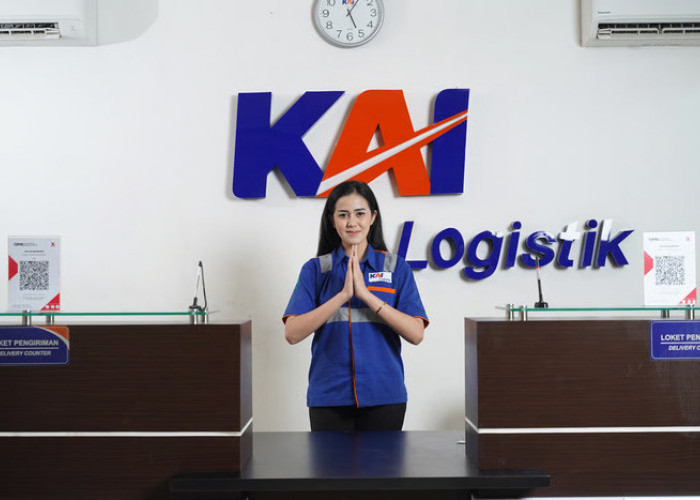 Rayakan Momen Hari Valentine, KAI Logistik Bagikan Cokelat Untuk Pelanggan