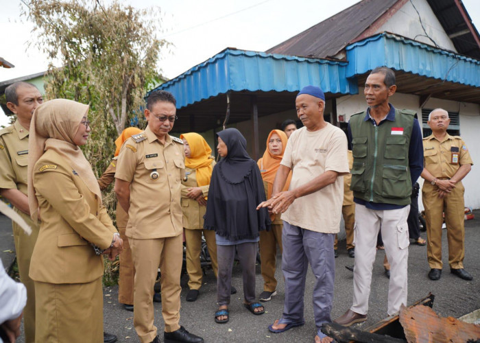 Wali Kota Pontianak Tinjau Lokasi Kebakaran di Jalan Merdeka, Pastikan Korban Dapat Bantuan