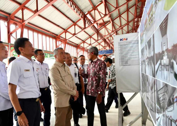 Direktur Utama KAI bersama Menhub RI Cek Kesiapan Angkutan Nataru di Semarang Tawang 