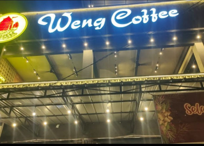 Weng Coffee Sungai Pinyuh Terbakar, Pemadam Berhasil Jinakkan Api pada Malam Hari